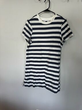 Old Navy Black and White Striped Crewneck Tee